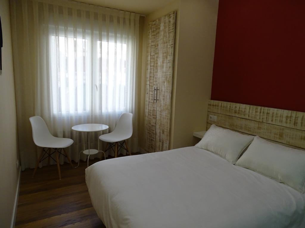 Chambre Lit Queen-Size - Vue sur Jardin